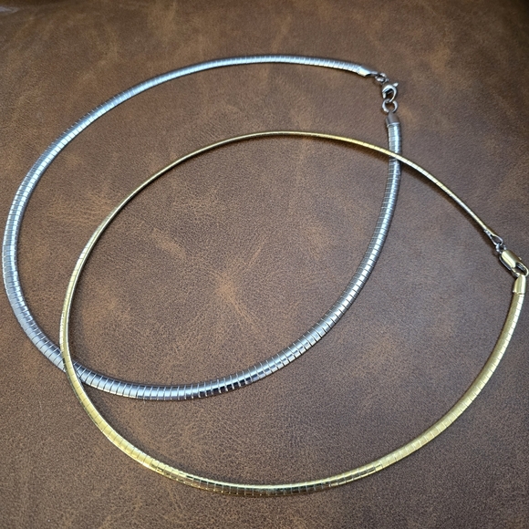 Vintage Jewelry - 2 Necklaces